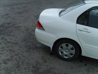 2004 Mitsubishi Lancer Photos