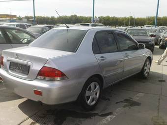 2004 Mitsubishi Lancer Photos