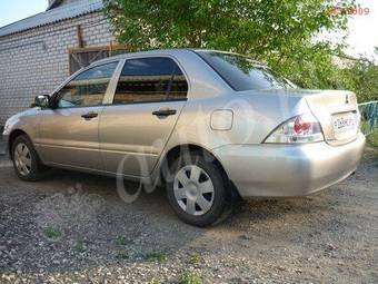 2004 Mitsubishi Lancer Pictures