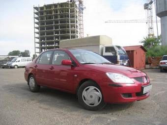 2004 Mitsubishi Lancer Photos