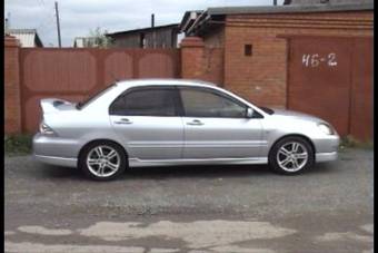 2004 Mitsubishi Lancer Pictures