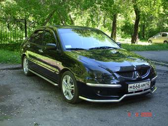 2004 Mitsubishi Lancer Photos