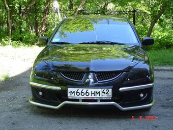 2004 Mitsubishi Lancer Pictures