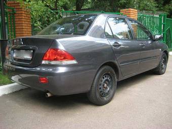 2004 Mitsubishi Lancer Pictures