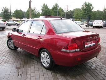 2004 Mitsubishi Lancer Pictures
