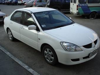 2004 Mitsubishi Lancer Photos