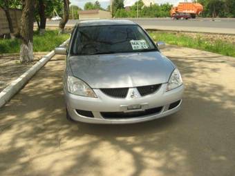 2004 Mitsubishi Lancer Photos