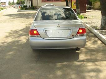 2004 Mitsubishi Lancer Pictures