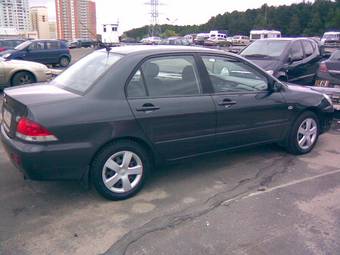2004 Mitsubishi Lancer Photos