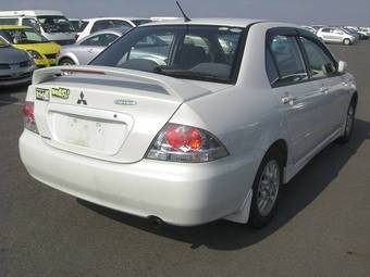 2004 Mitsubishi Lancer Pictures