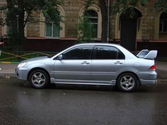 2004 Mitsubishi Lancer Photos