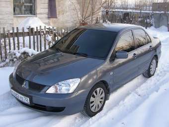 2005 Mitsubishi Lancer Photos