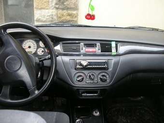 2005 Mitsubishi Lancer Pictures