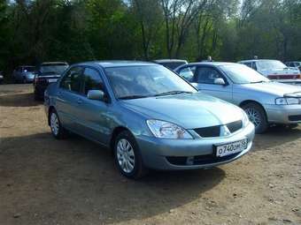 2005 Mitsubishi Lancer Photos