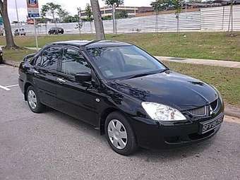 2005 Mitsubishi Lancer Photos
