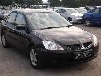 2005 Mitsubishi Lancer Photos