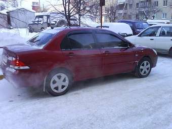 2005 Mitsubishi Lancer Photos