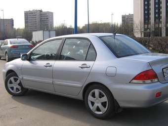 2005 Mitsubishi Lancer Photos