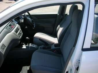 2005 Mitsubishi Lancer Pictures