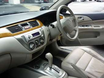 2005 Mitsubishi Lancer Pictures