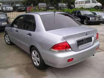 2005 Mitsubishi Lancer Photos