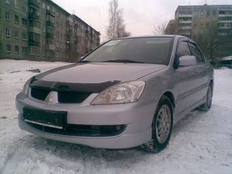 2005 Mitsubishi Lancer Photos