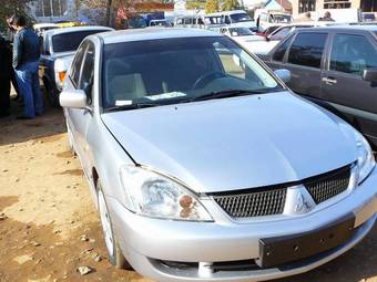 2005 Mitsubishi Lancer Pictures