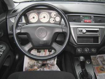 2005 Mitsubishi Lancer Photos