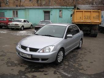 2005 Mitsubishi Lancer Photos