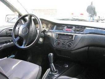 2005 Mitsubishi Lancer Photos