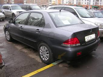 2005 Mitsubishi Lancer Photos