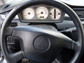 2005 Mitsubishi Lancer Photos