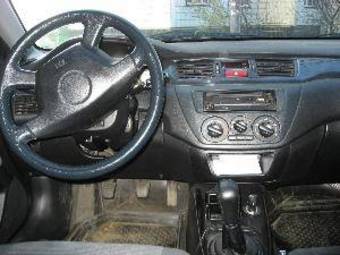 2005 Mitsubishi Lancer Photos