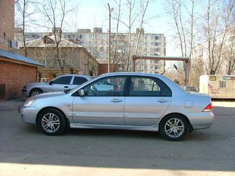 2005 Mitsubishi Lancer Pictures