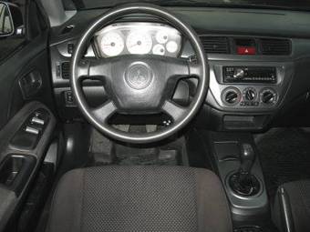 2005 Mitsubishi Lancer Pictures