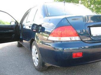 2005 Mitsubishi Lancer Photos