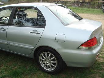 2005 Mitsubishi Lancer Photos