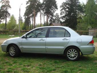 2005 Mitsubishi Lancer Pictures