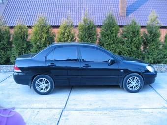 2005 Mitsubishi Lancer Photos