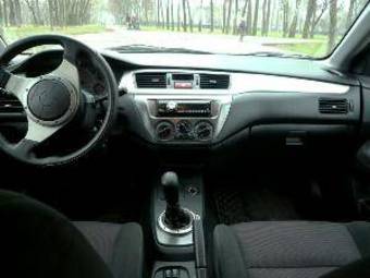 2005 Mitsubishi Lancer Photos