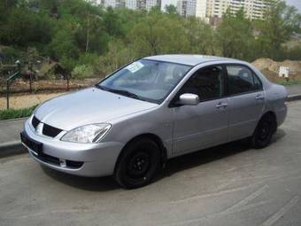 2005 Mitsubishi Lancer Photos