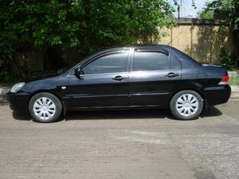 2005 Mitsubishi Lancer Pictures