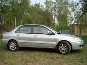 2005 Mitsubishi Lancer Photos