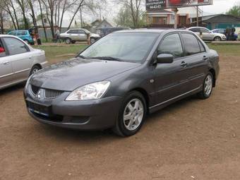 2005 Mitsubishi Lancer Photos