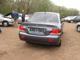 2005 Mitsubishi Lancer Photos