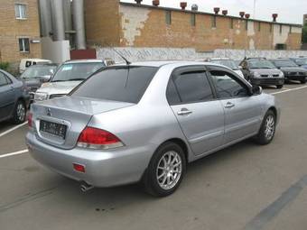 2005 Mitsubishi Lancer Photos