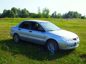 2005 Mitsubishi Lancer Photos