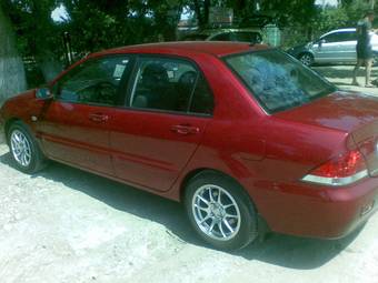 2005 Mitsubishi Lancer Pictures