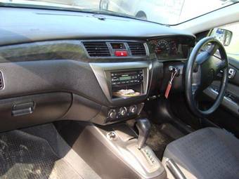 2005 Mitsubishi Lancer Pictures