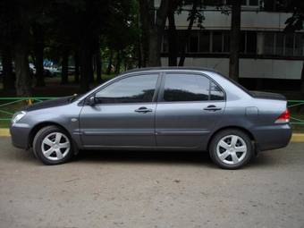 2005 Mitsubishi Lancer Pictures